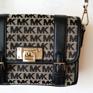 Michael Kors Bedford Sm School Messenger Crossbody Bag